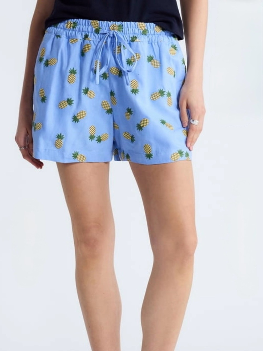 Free Assembly Size M (8-10) Linen Blend Embroidered Pineapple Shorts